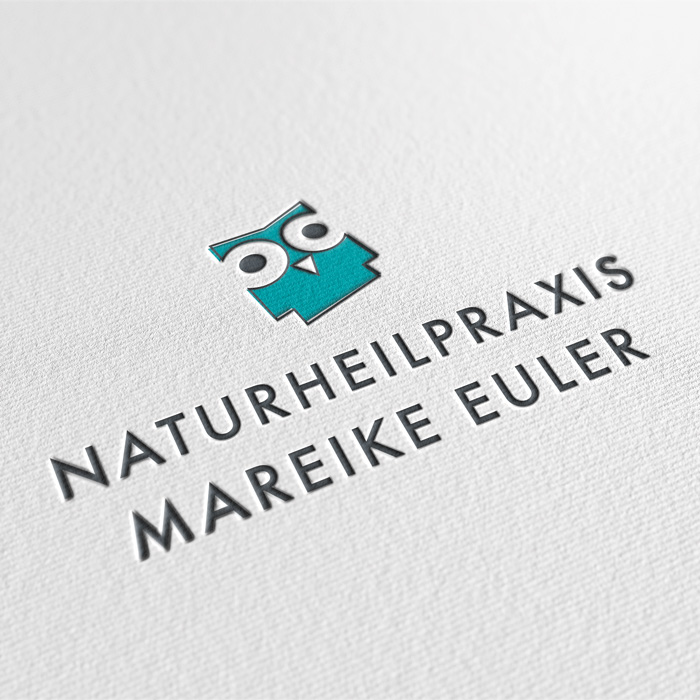 Zur Gesamtbetreuung der Naturheilpraxis Mareike Euler gehörende Logo, basierend aus Signet und Text. 