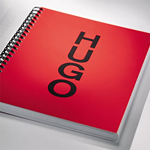 Hugo Boss - Roter Katalog Hugo mit Ringösen